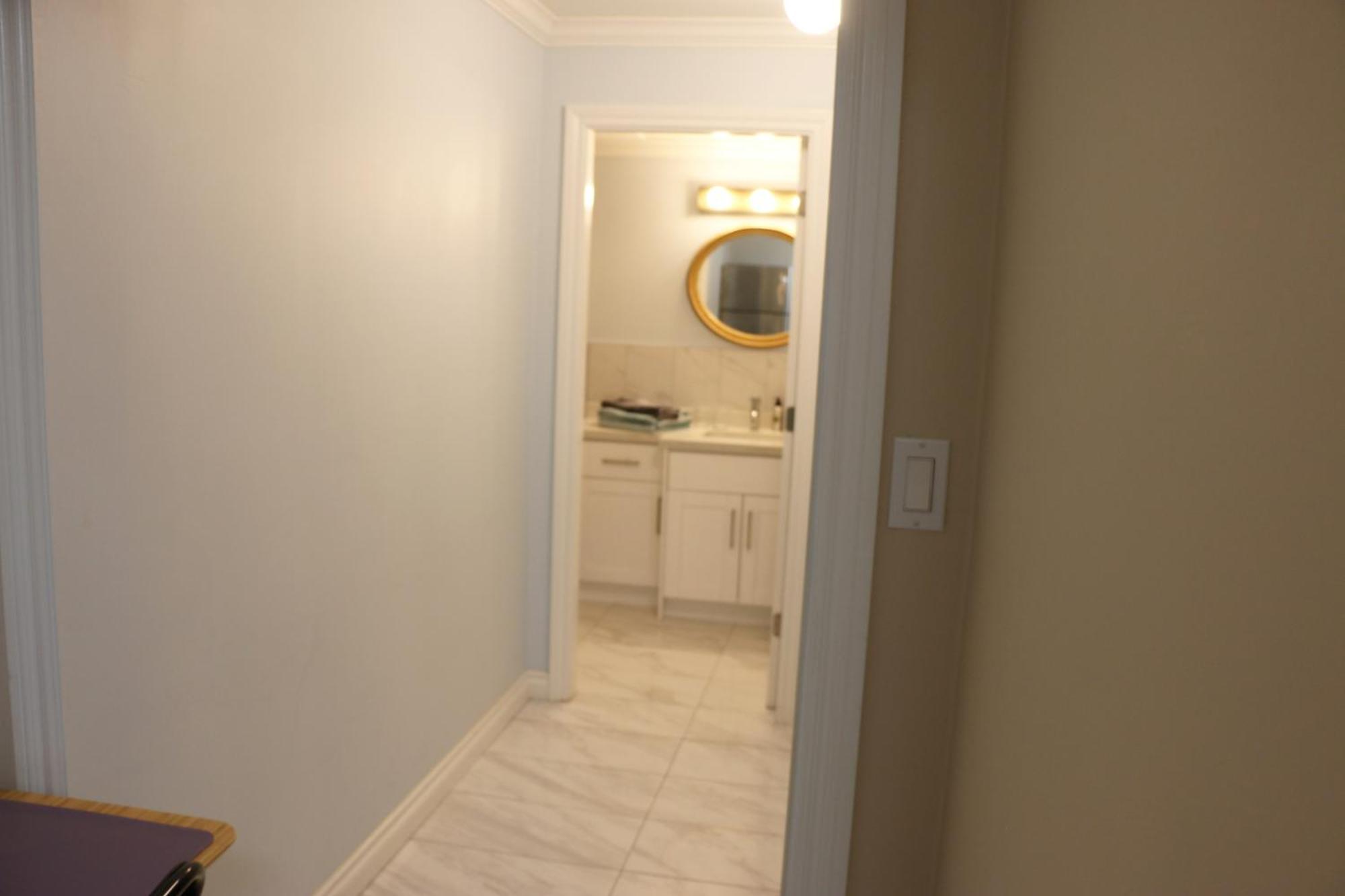 Private Suite With Private Entrance King Bed Richmond Luaran gambar